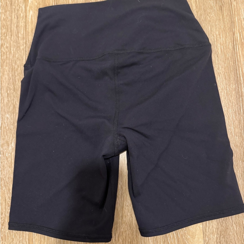 ALO Yoga Women's Black Bike Shorts 9 in - Picture 5 of 5